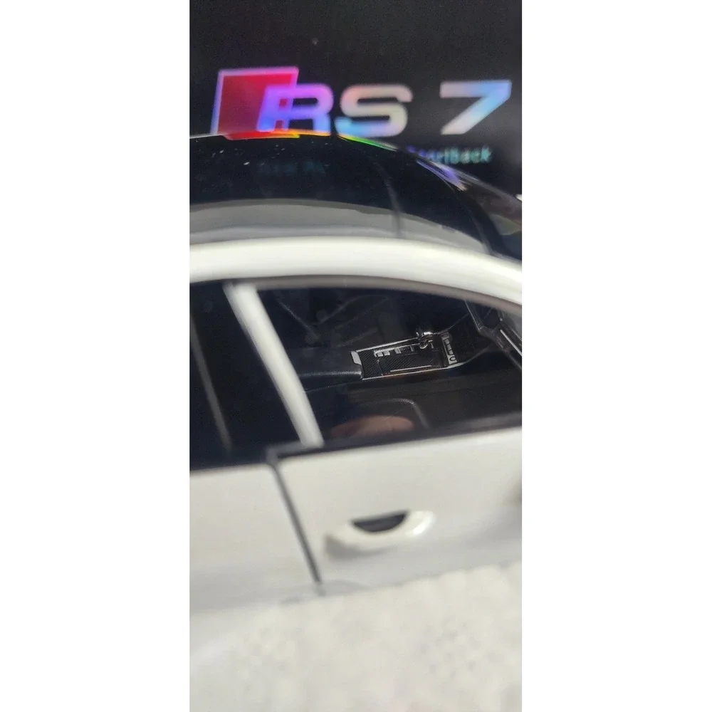 Audi RS7 Sportback 1:18 Scale Diecast Alloy Model Car White Open Box